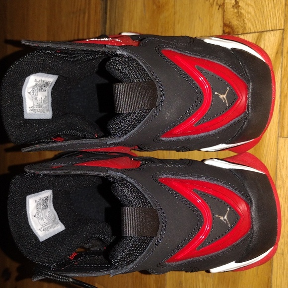 Jordan True Flight Black And Red Sneakers - Picture 3 of 8